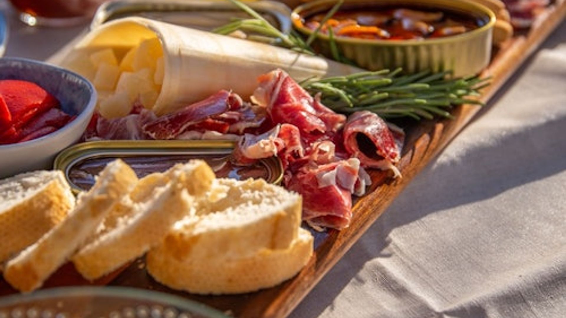Barcelona: 2-Hr Small-Group Sailing Tour + Tapas