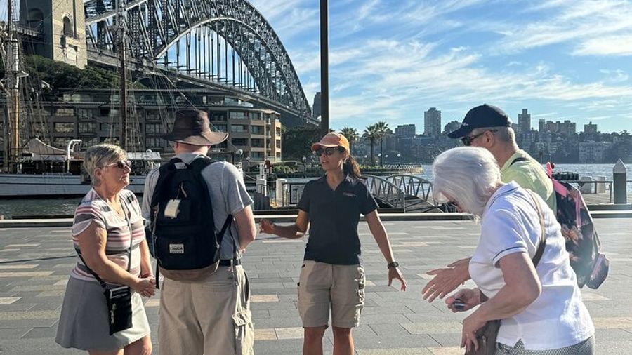 4Hr Sydney Tour including a Rocks Walking Tour & Bondi