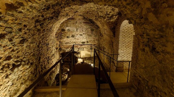 Toledo Underground Tour Visit Roman Baths and Private Cellars