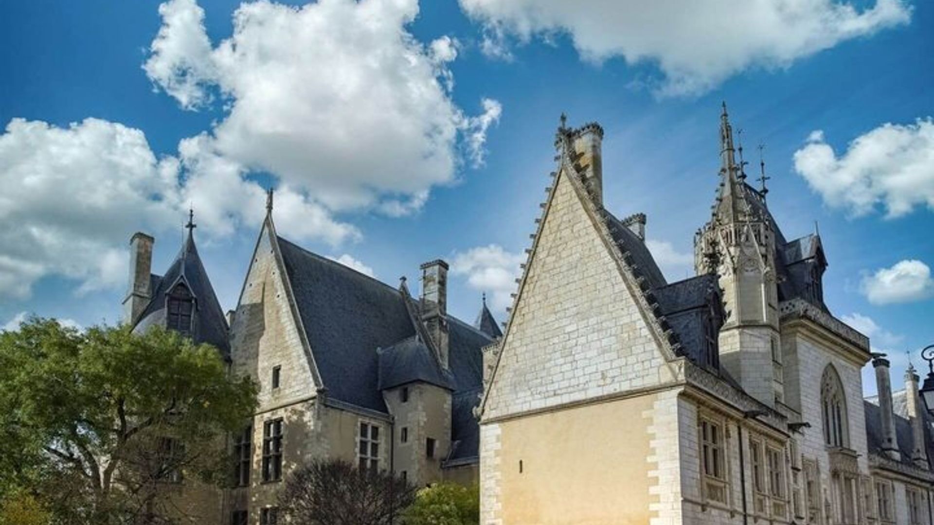 Bonjour Bourges : Privé 2 - Heure Intro City Walk avec Guide Local