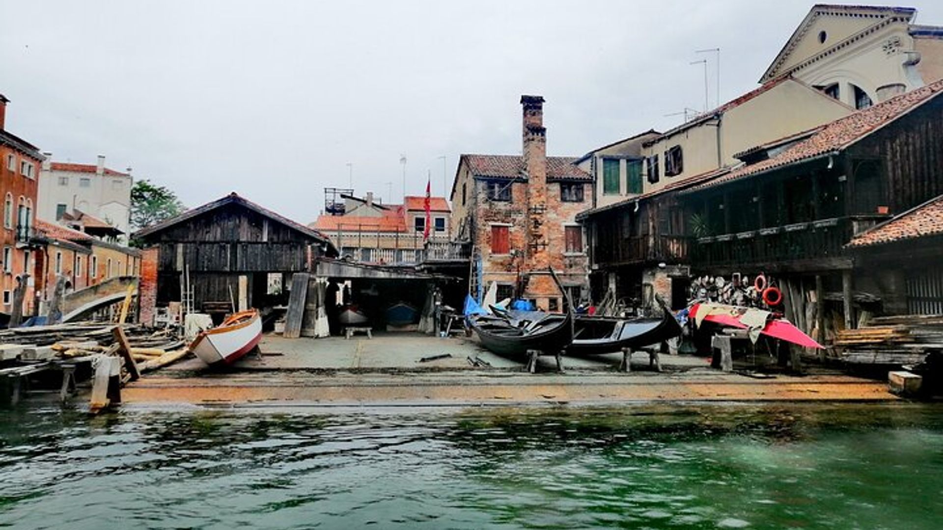 Venice Gondola Workshop Private Guided Visit