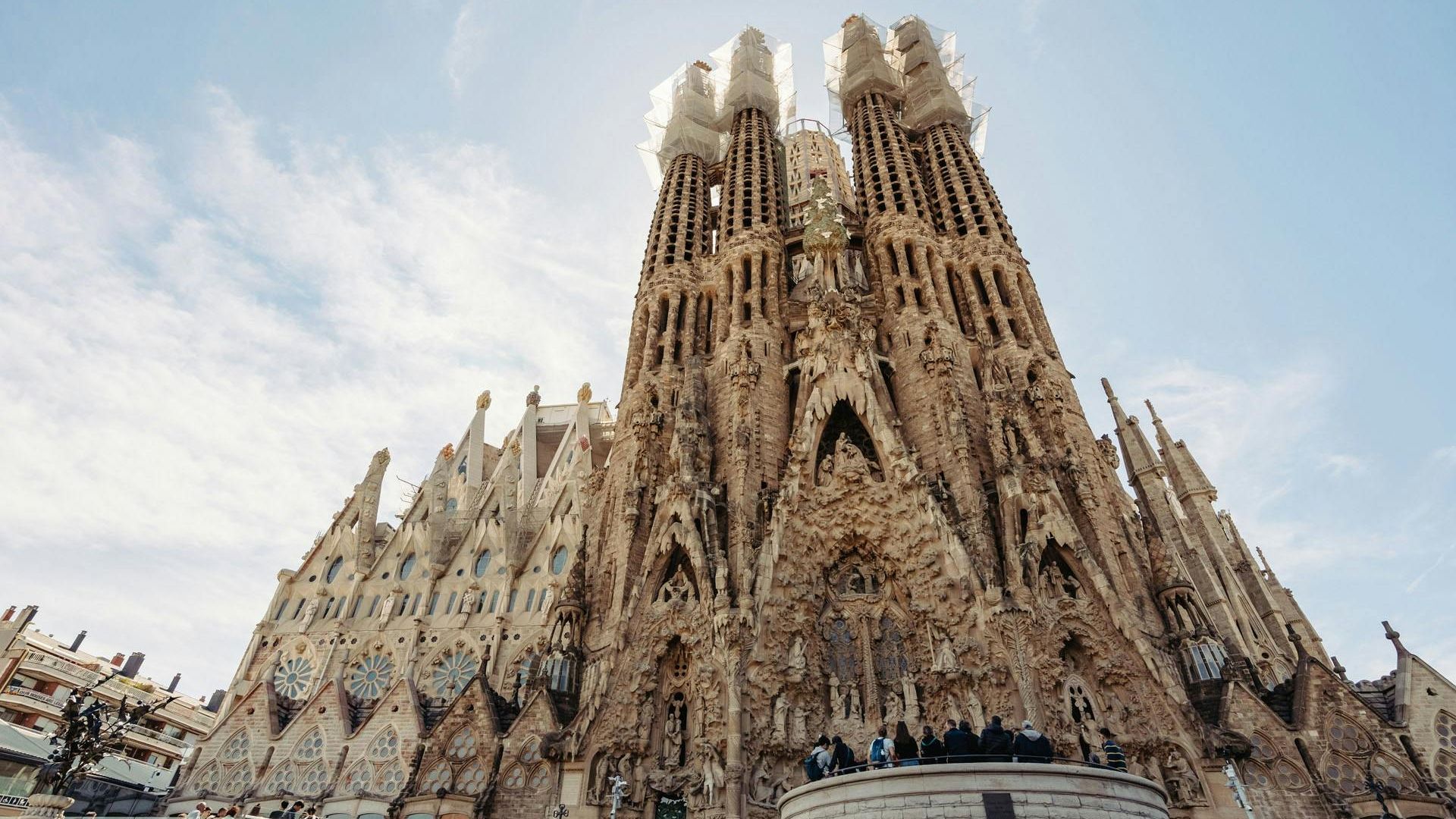 Sagrada Familia highlights guided tour with skip-the-line entry