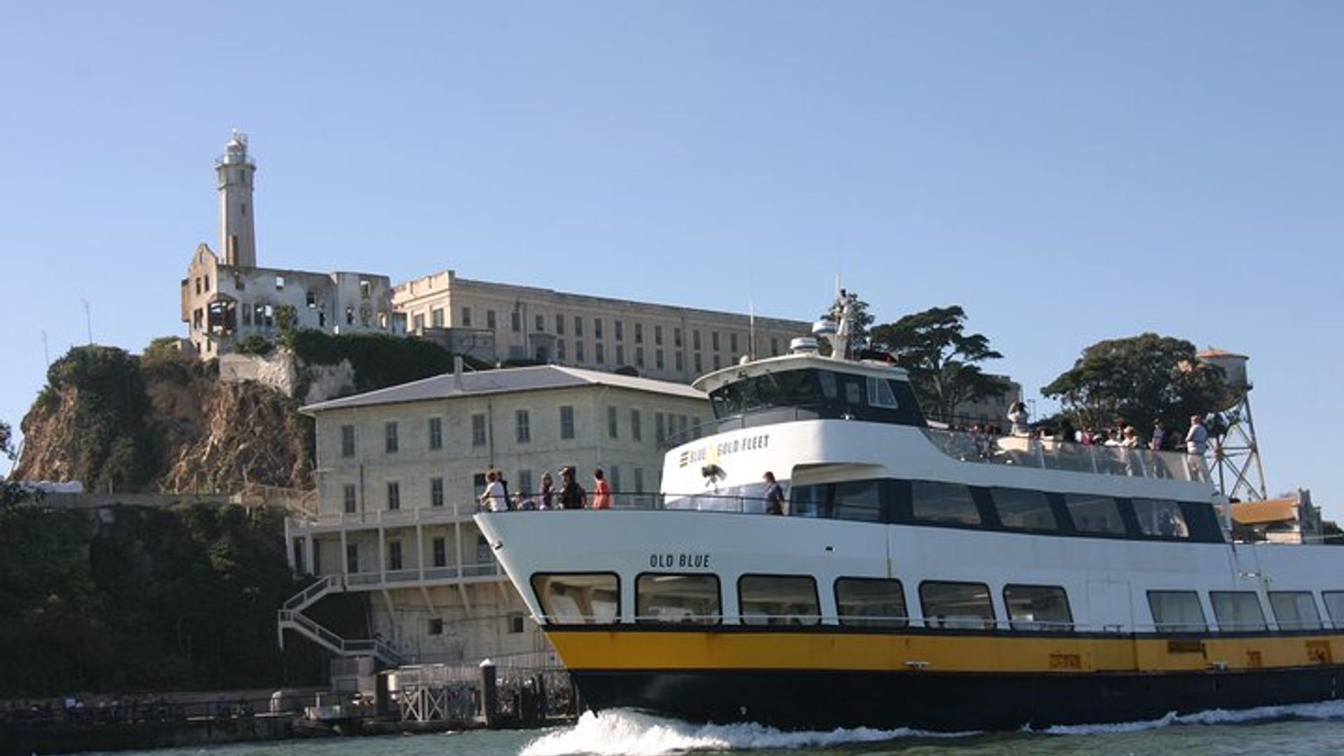 Escape from the Rock! Cruise around Alcatraz image 2