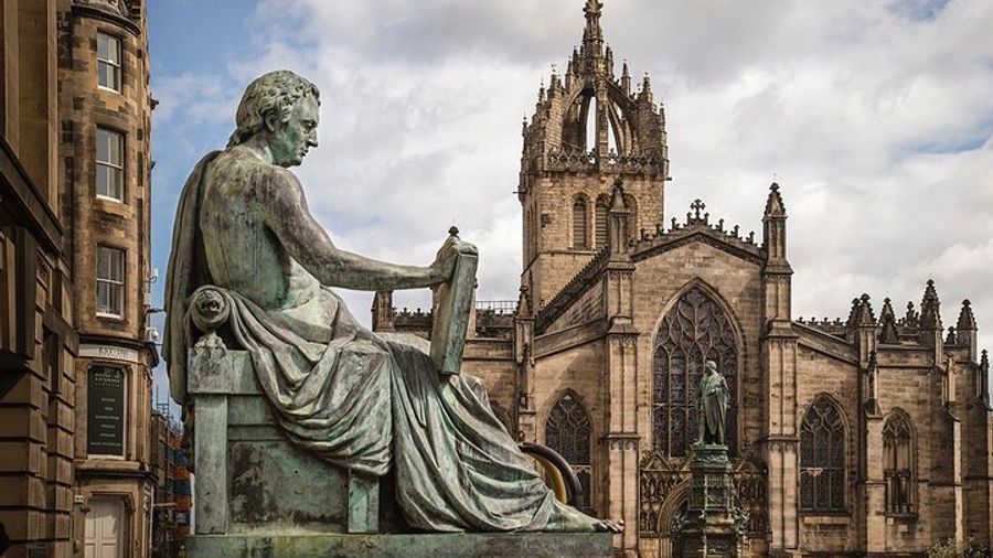 Edinburgh Castle and Royal Mile Walking Tour - Ticket Included