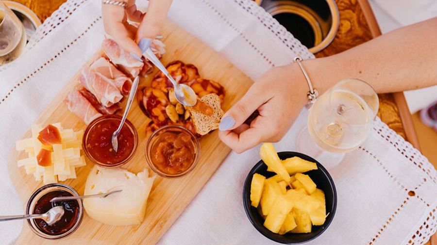 Private tasting in the Douro (1 to 7 people) on a yacht for yourself
