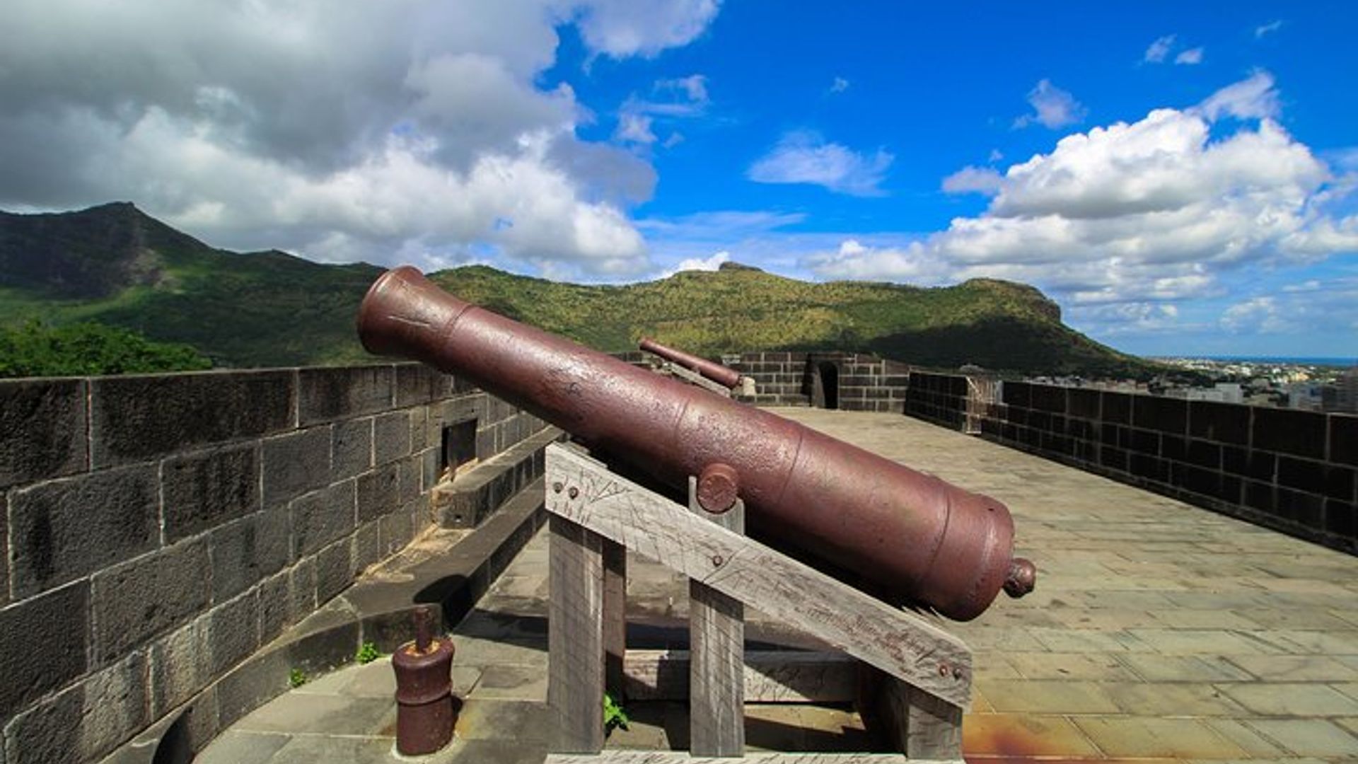 Mauritius City Tour with Private SUV and Guide