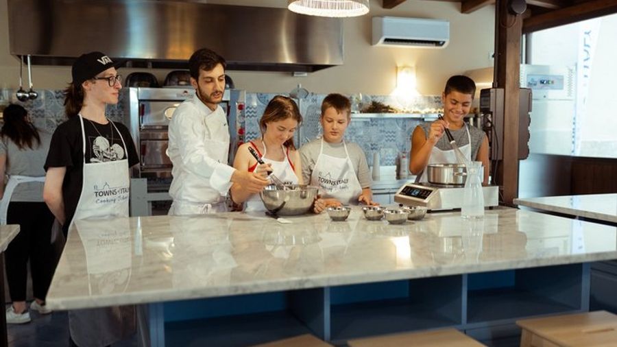 Palermo Cooking Class: Pizza and Chocolate Gelato