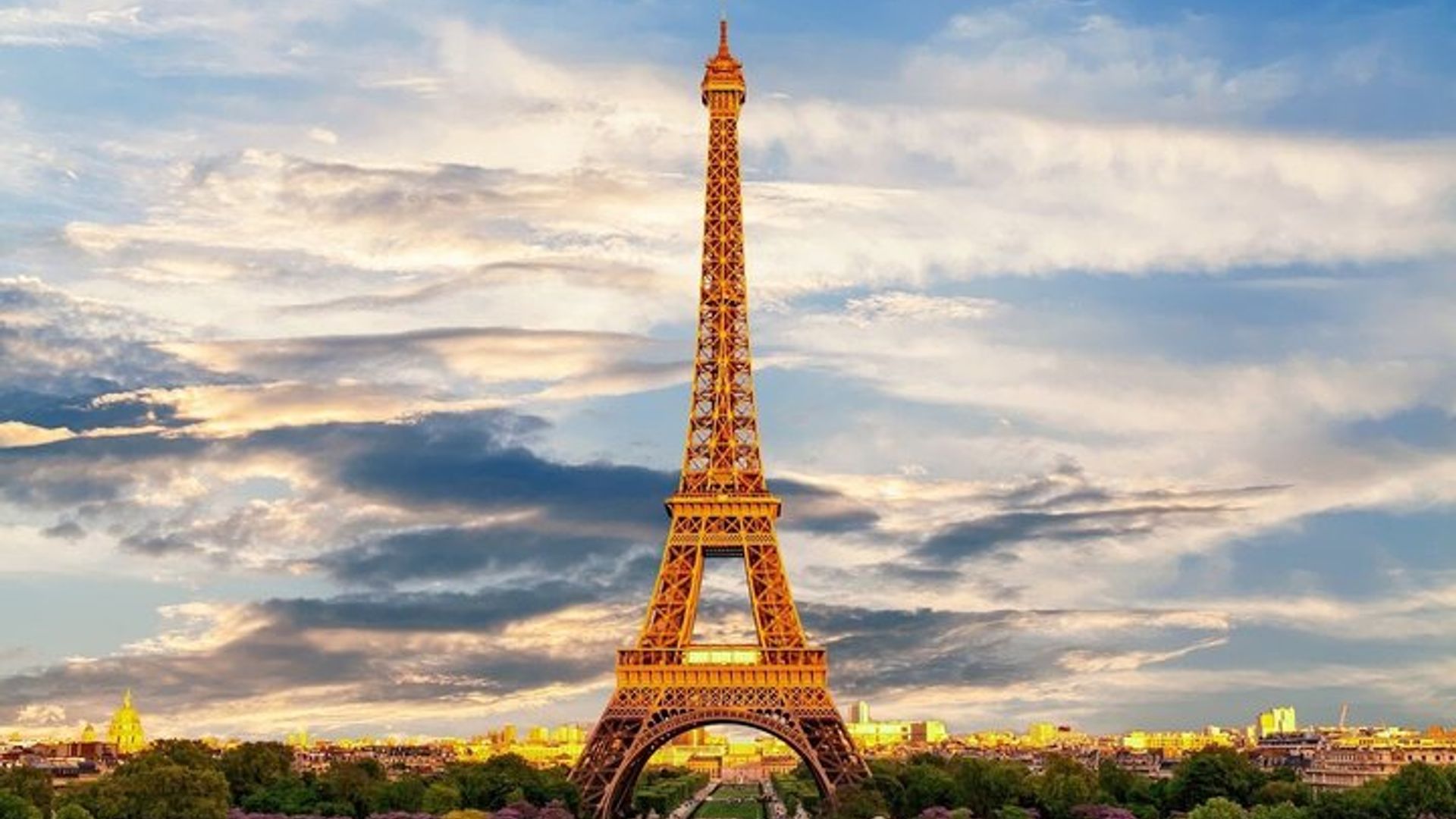 Eiffel Tower Hosted Entry and Seine River Cruise