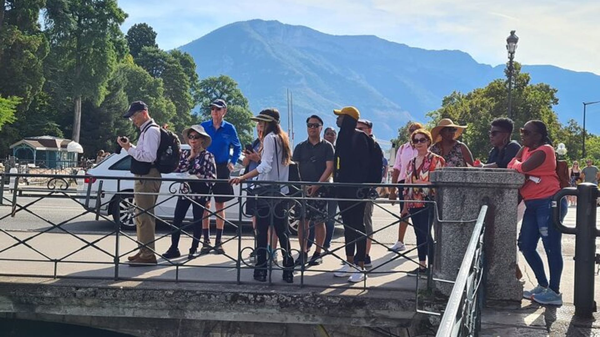 Excursion d'une demi-journée à Annecy au départ de Genève avec le palais de l'Isle