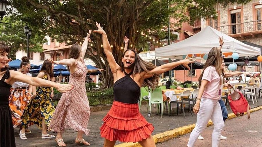 Casco Viejo One-Hour Small-Group Salsa Dancing Class