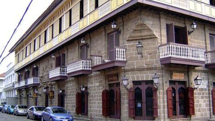 Private Half-Day Makati (Old Manila) with Intramuros