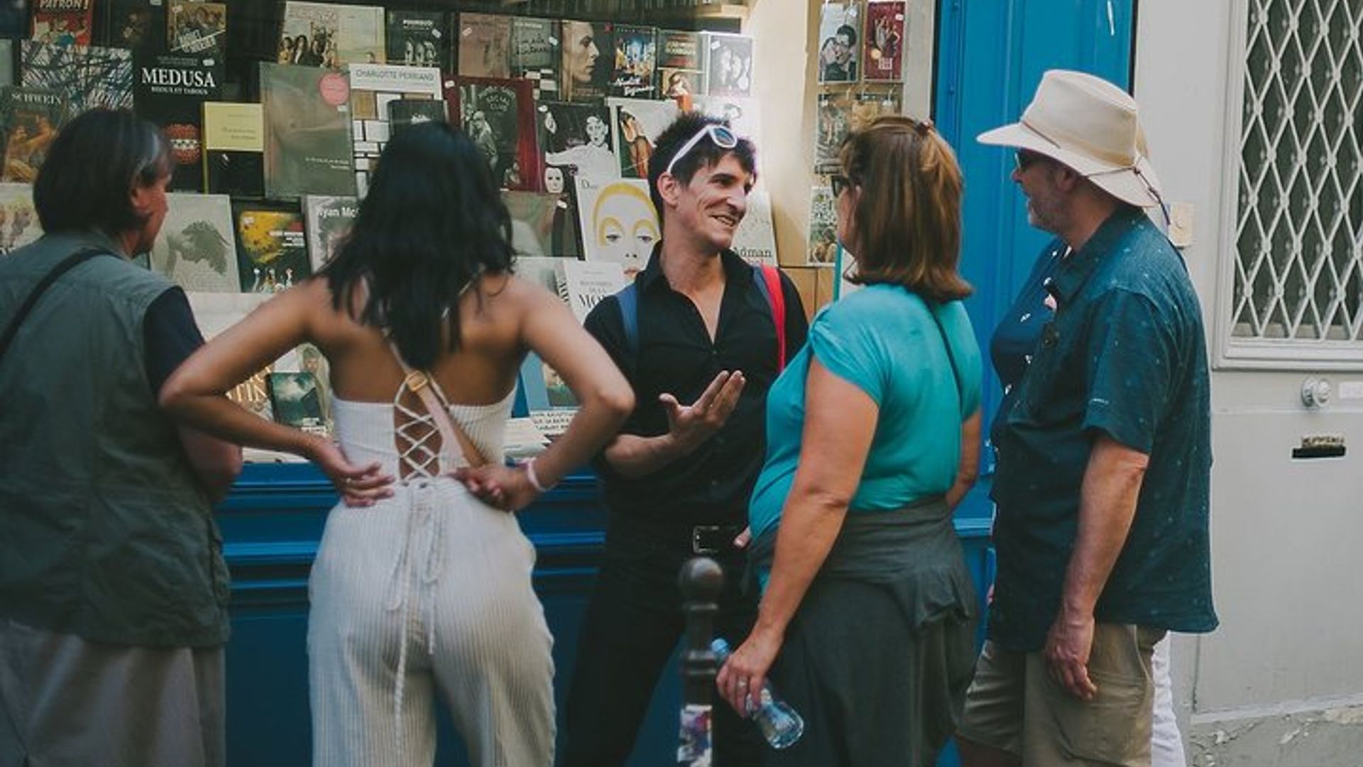 Paris: Le Marais Private Walking Tour With Food and Wine