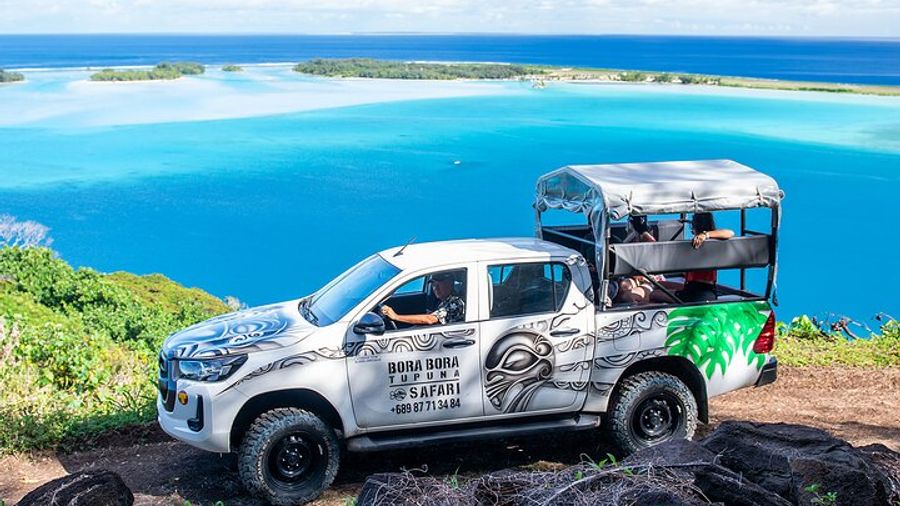 Adventurous Jeep Safari in Bora Bora