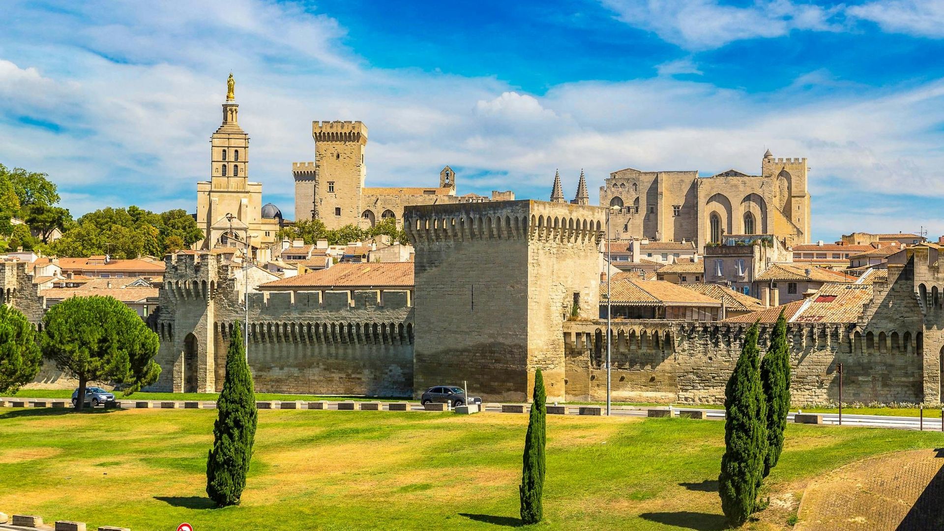 Avignon self-guided walking tour with audio app