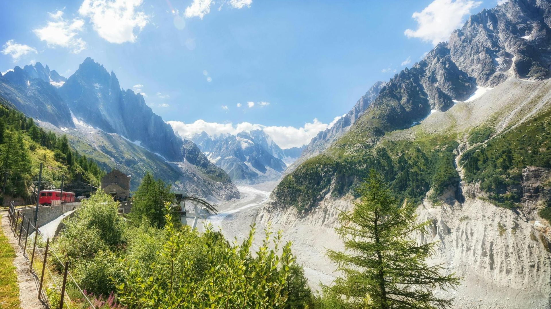 Chamonix guided day-trip with cable car and mountain train from Geneva
