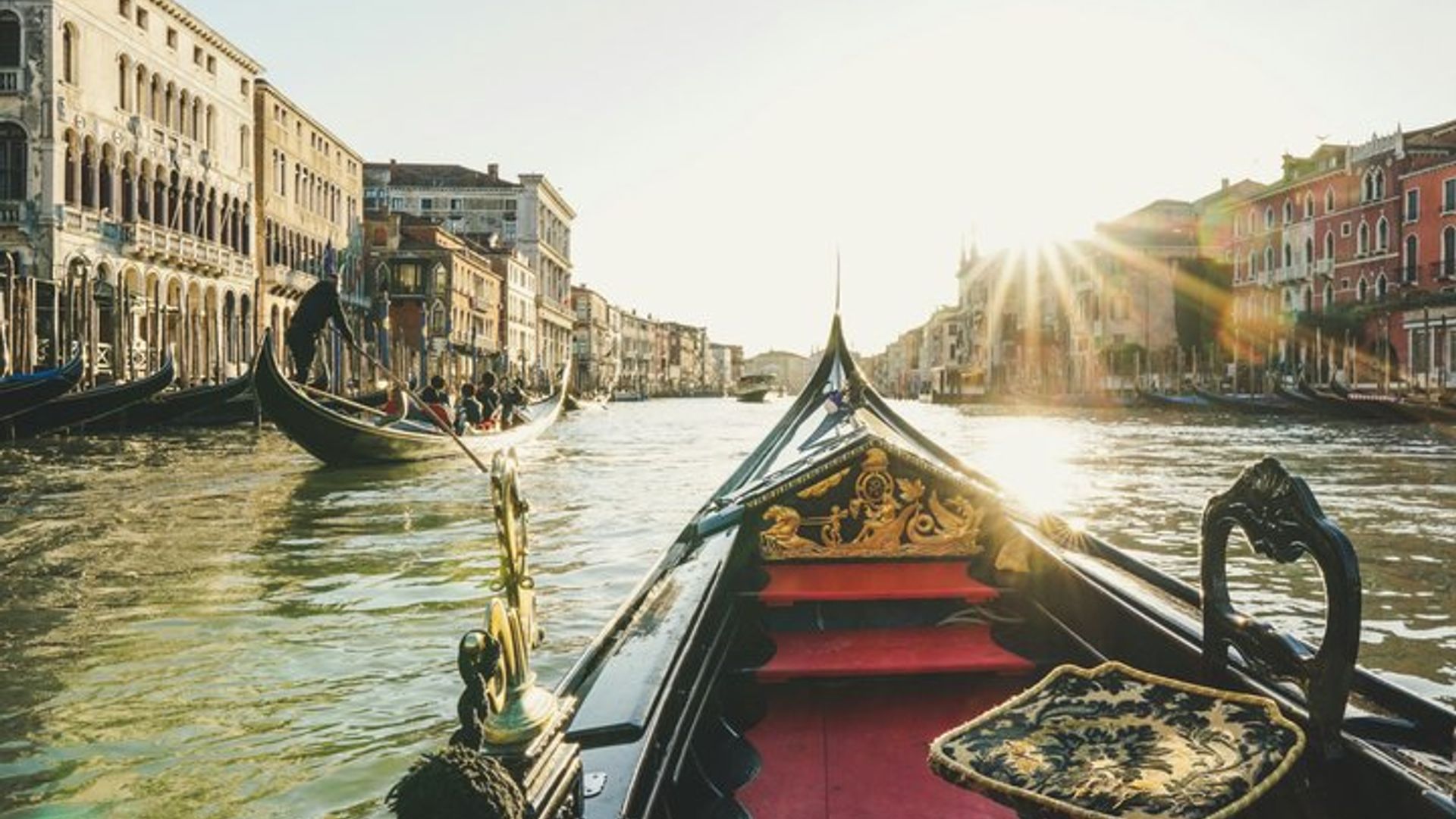 Private Gondola Ride on the Grand Canal with Chilled Prosecco