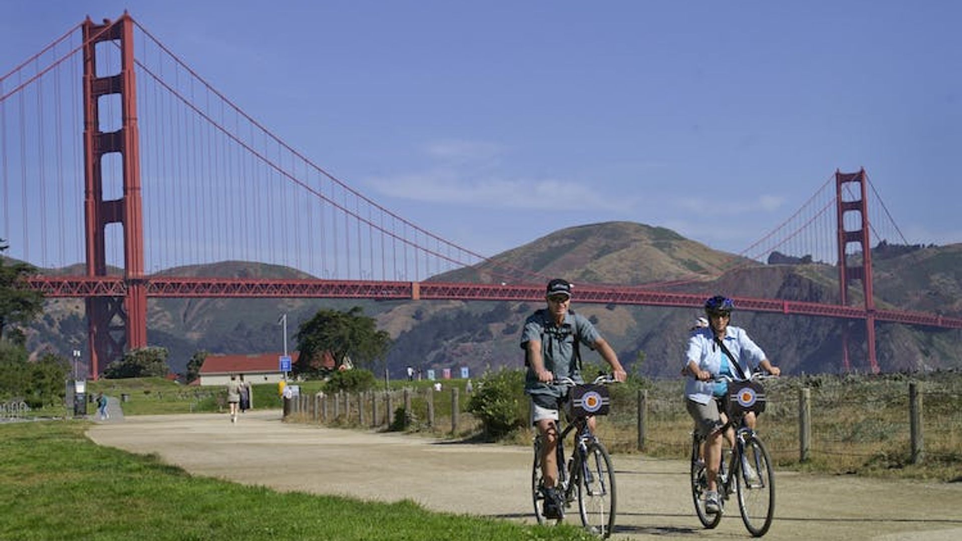 Alcatraz and Golden Gate Bridge bike guided tour image 3
