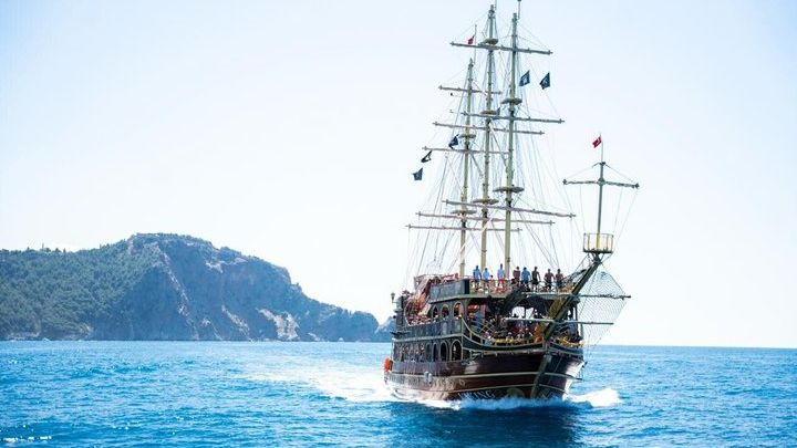 Alanya All-Inclusive Pirate Boat Trip With Lunch and Transfers