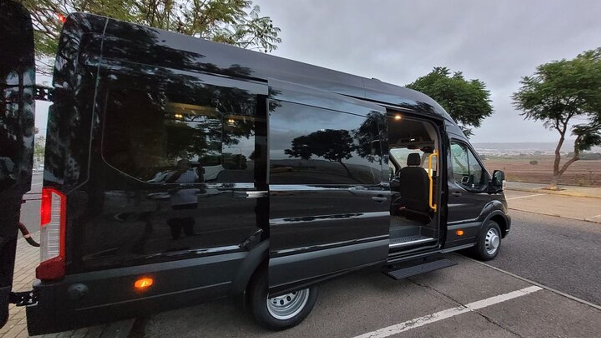 Lisbon Airport Private Transfer to/from Portugal Top Destinations