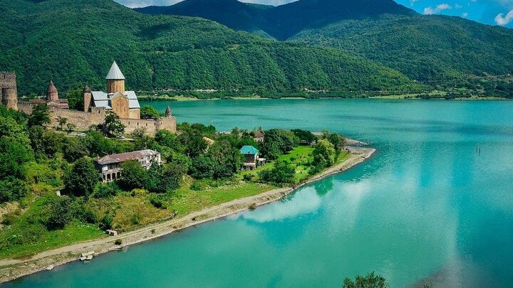 Day Tour Tbilisi – Ananuri – Kazbegi – Tbilisi