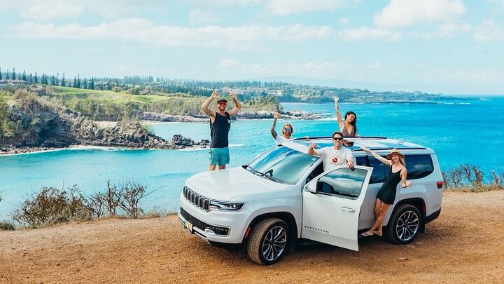 Kahului Private Full-Day Waterfall, Beach, and Jungle Tour