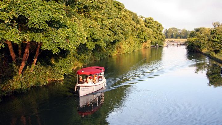 Oxford River Cruise Along the University Regatta Course