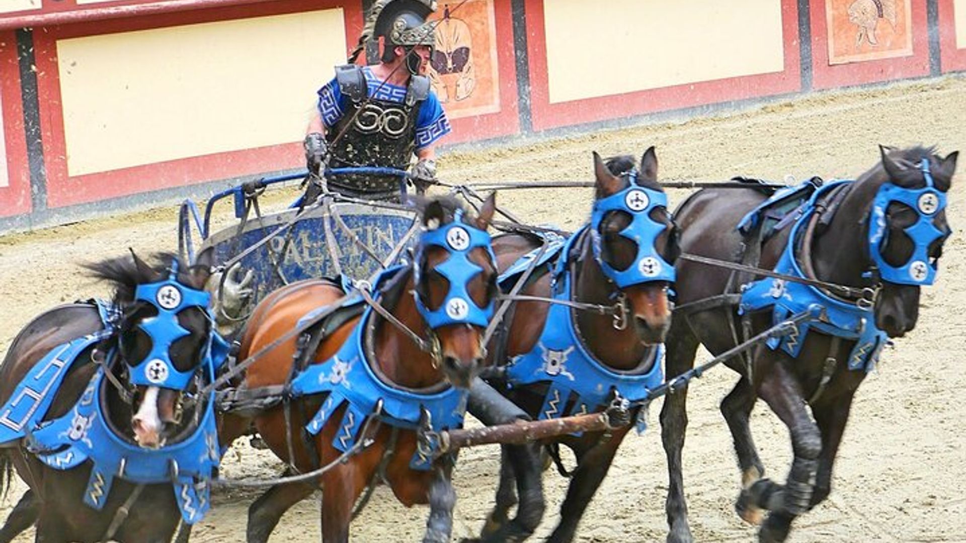 Transfert privé de l'aéroport Nantes Atlantique NTE au parc du Puy du Fou