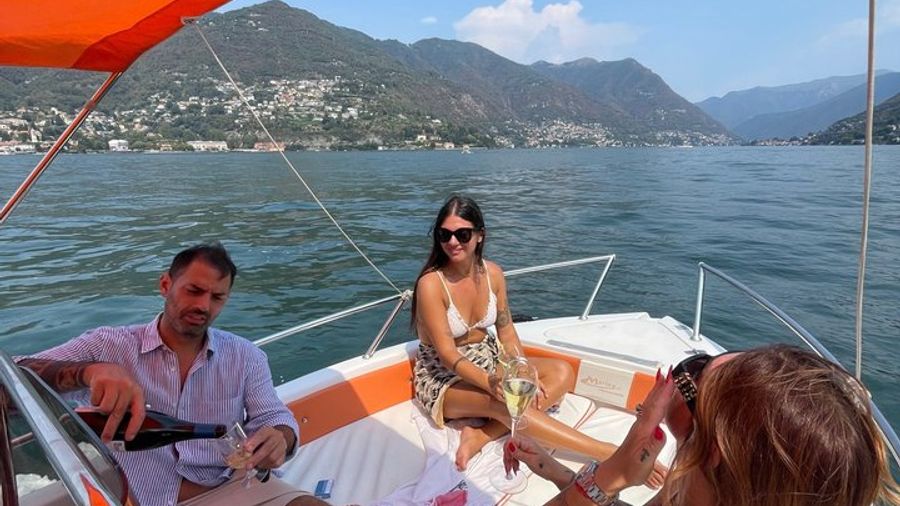Lake Como Self-Drive Motorboat Tour for up to 7 People