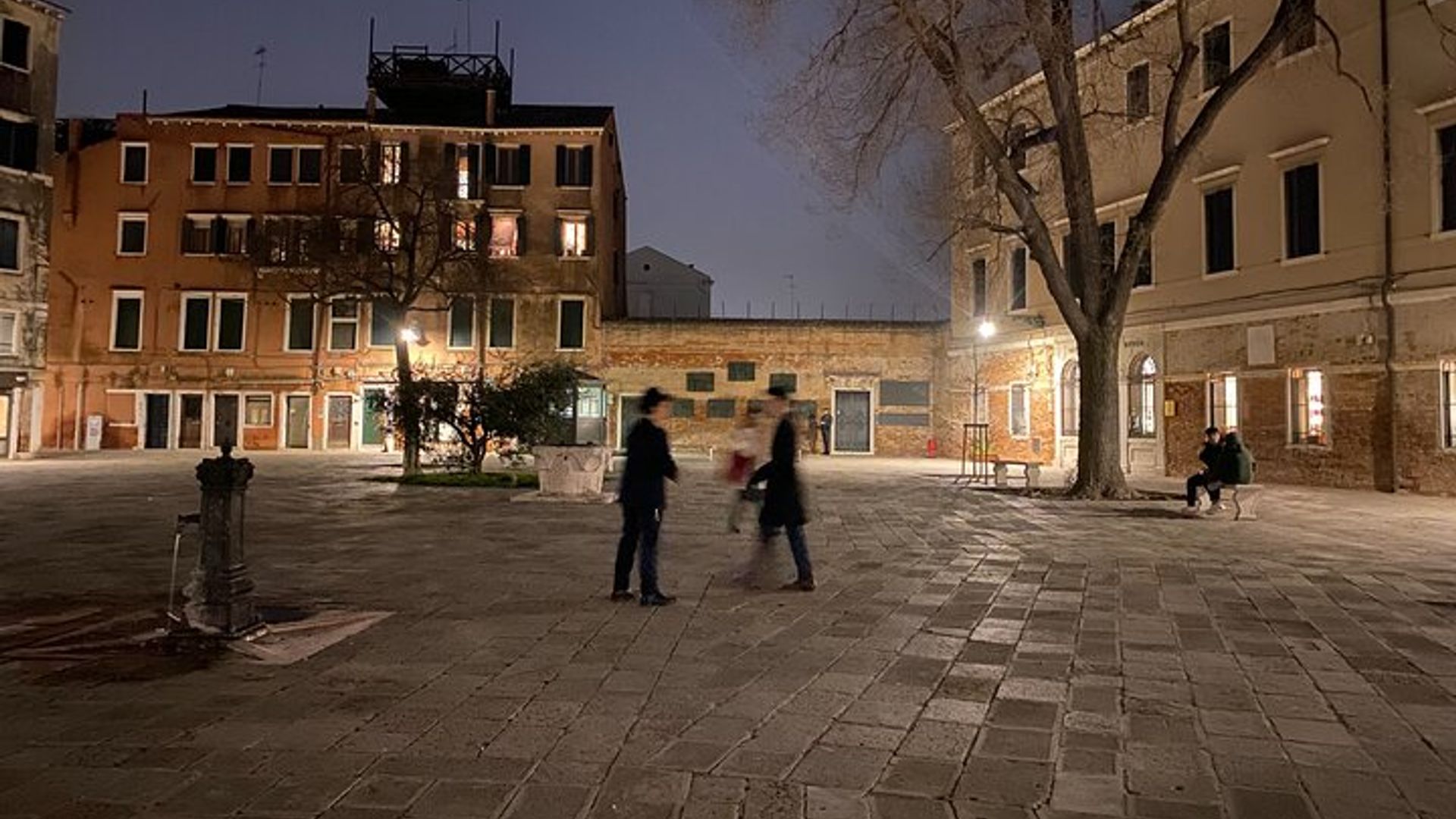 Venice: Nighttime Small-Group Walking Tour with Local Guide