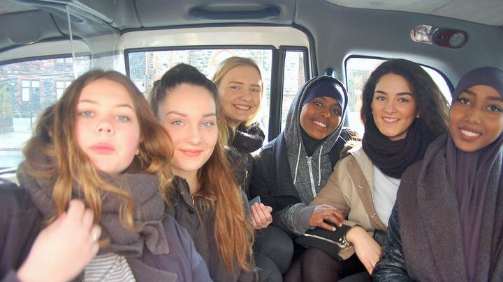 Award Winning Exclusive 2 Hr Private Belfast Black Taxi Cab Tour