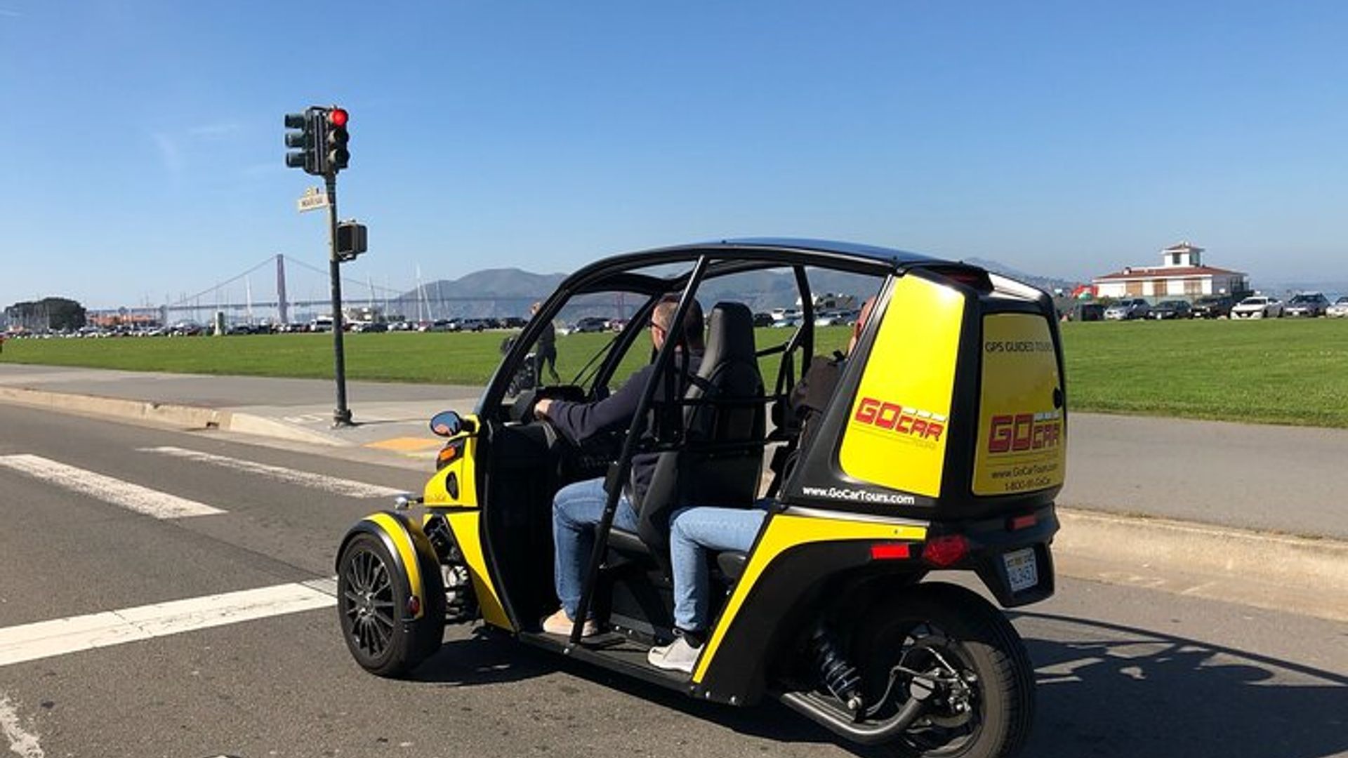 San Francisco: Golden Gate Bridge to Sausalito GoCar EV Tour image 3