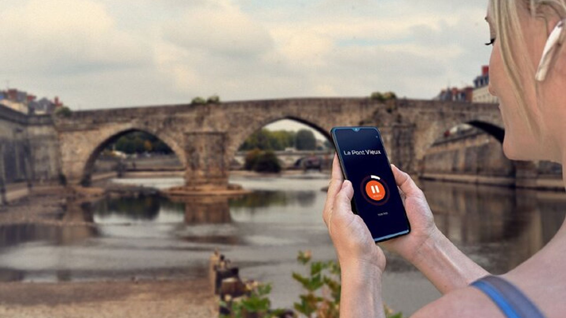 Laval: 1h15 audio guided walking tour and 17 audio commentaries