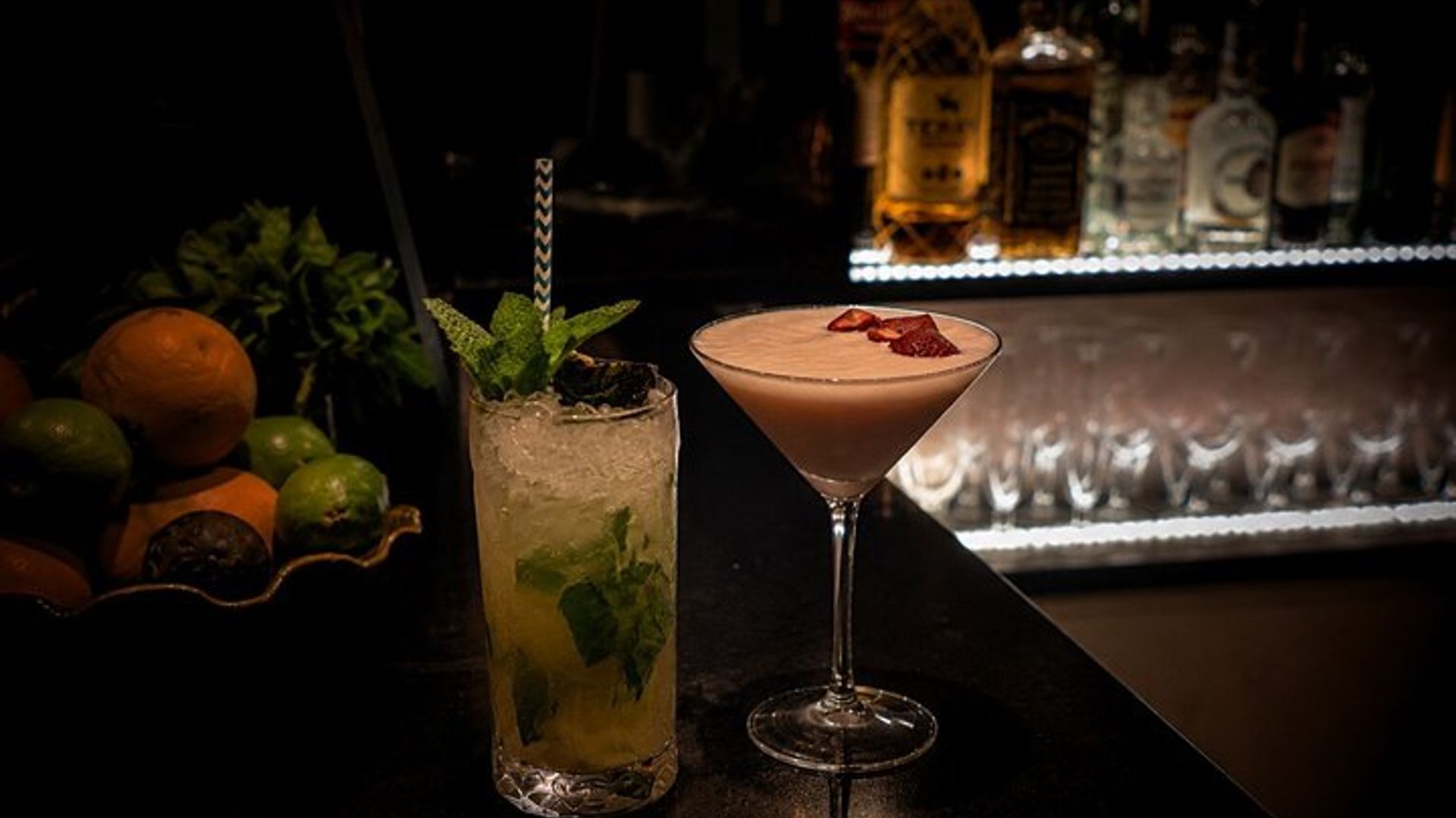 Barcelona Live Flamenco Show With Cocktails