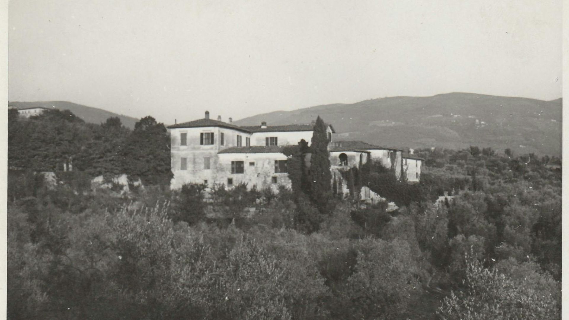 Historic Villa Travignoli cellar tour and wine tasting