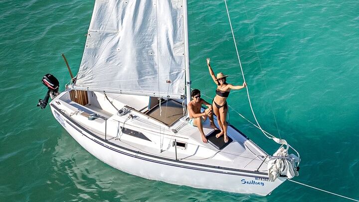 Sailboat tour across the seven colors lagoon in Bacalar