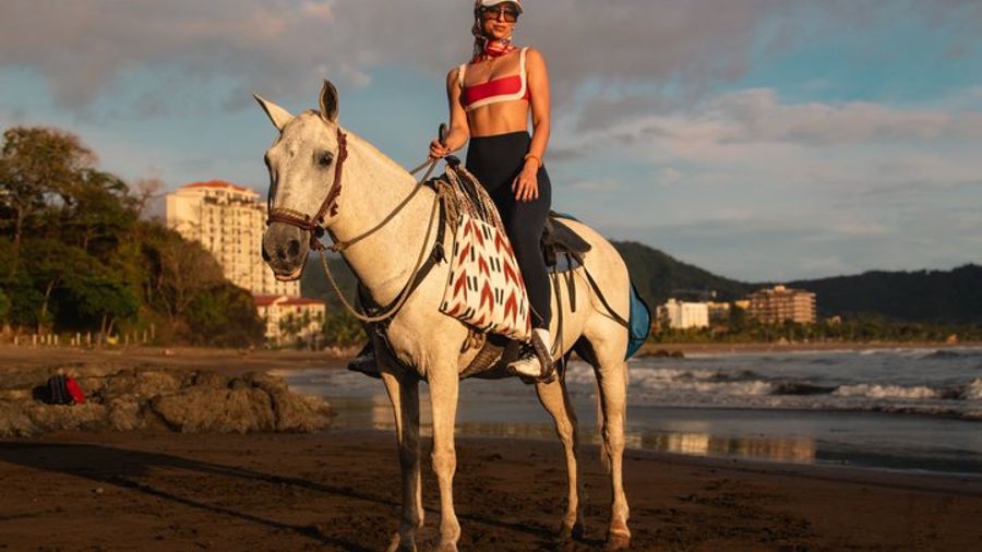 Jaco Beach Small-Group Horseback Riding Tour