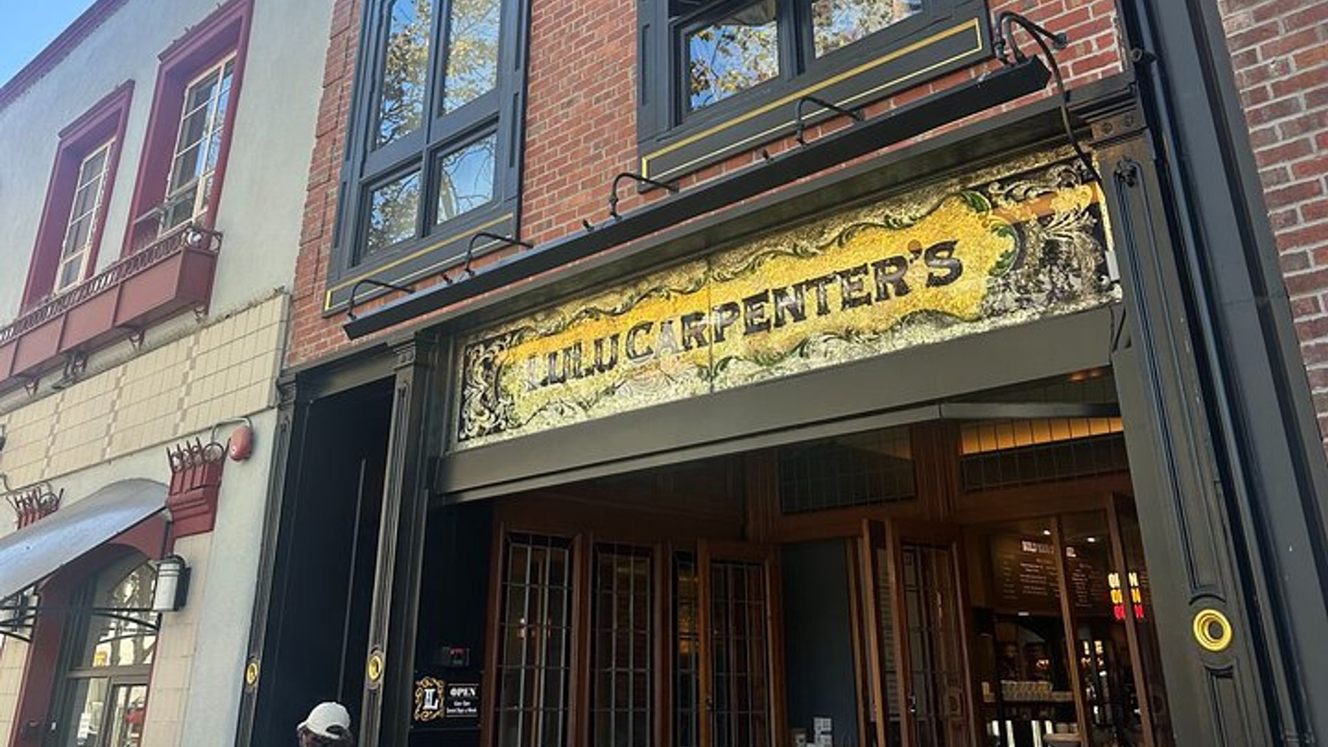 Santa Cruz Walking Tour: Discover Downtown & Mission Hill