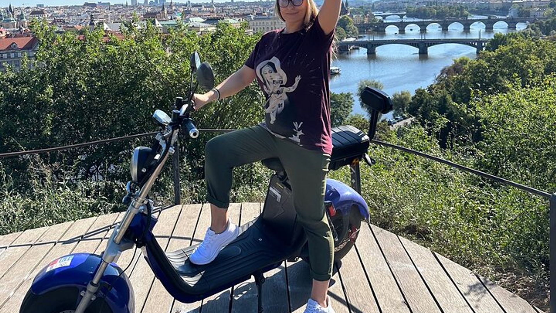Prague: E-Scooter Small-Group Half-Day City Highlights Tour
