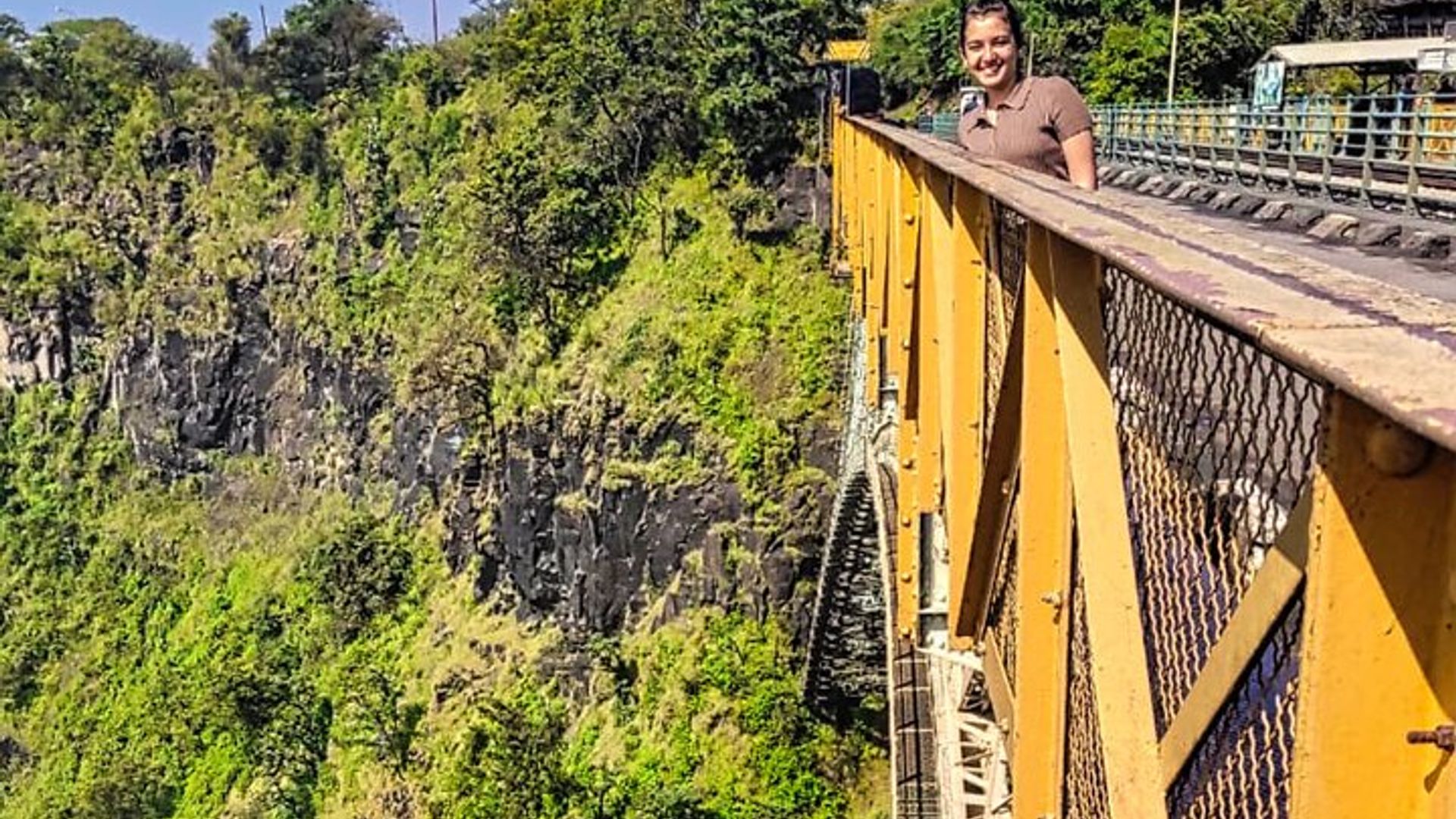 Victoria Falls Gorge Guided Hike with Zambezi River View