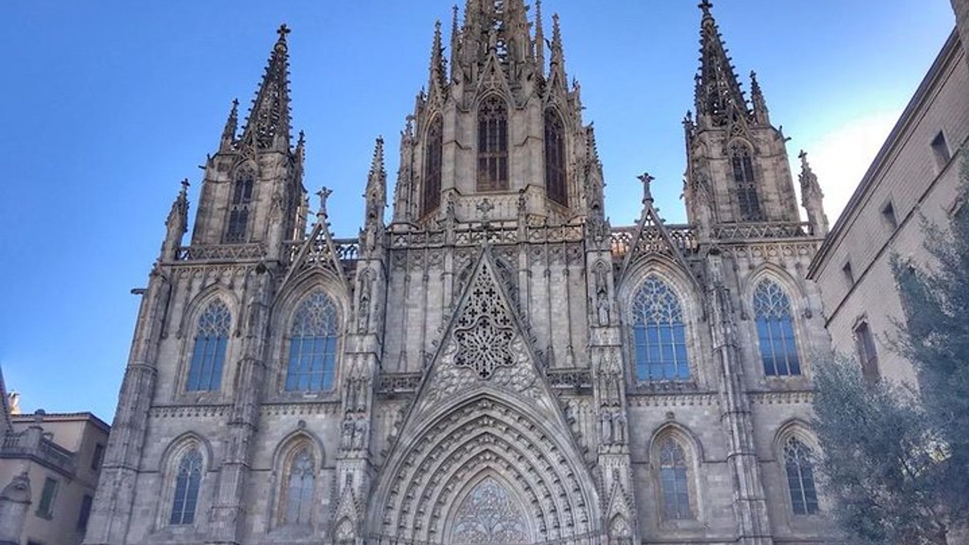 Barcelona Small-Group Street Food Market & Gothic Quarter Tour