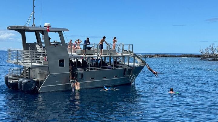 Kailua-Kona Half-Day Tour to Kealakekua Bay