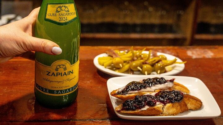 San Sebastian Food Tour: Pintxos, Drinks, and Tapas with a Local