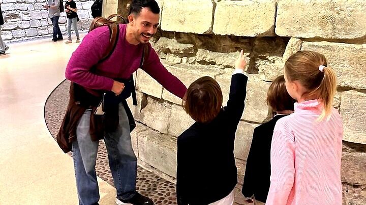 Paris Louvre Museum Private Family-Friendly Guided Tour
