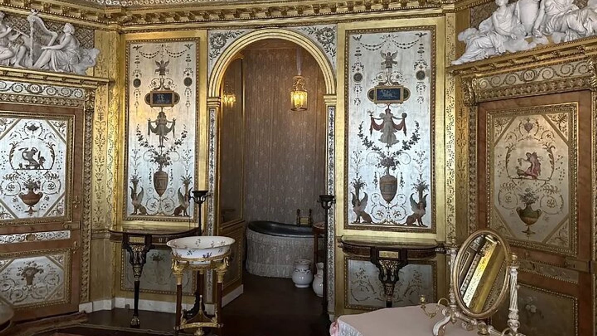 Château de Fontainebleau Half-Day Tour
