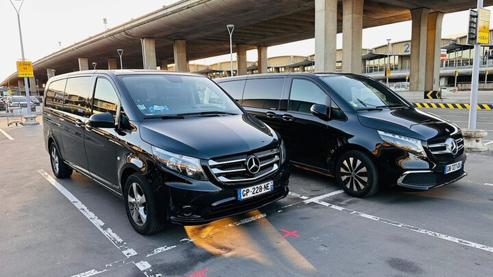 Paris CDG oder ORY Flughafen Privater Transfer ins Stadtzentrum