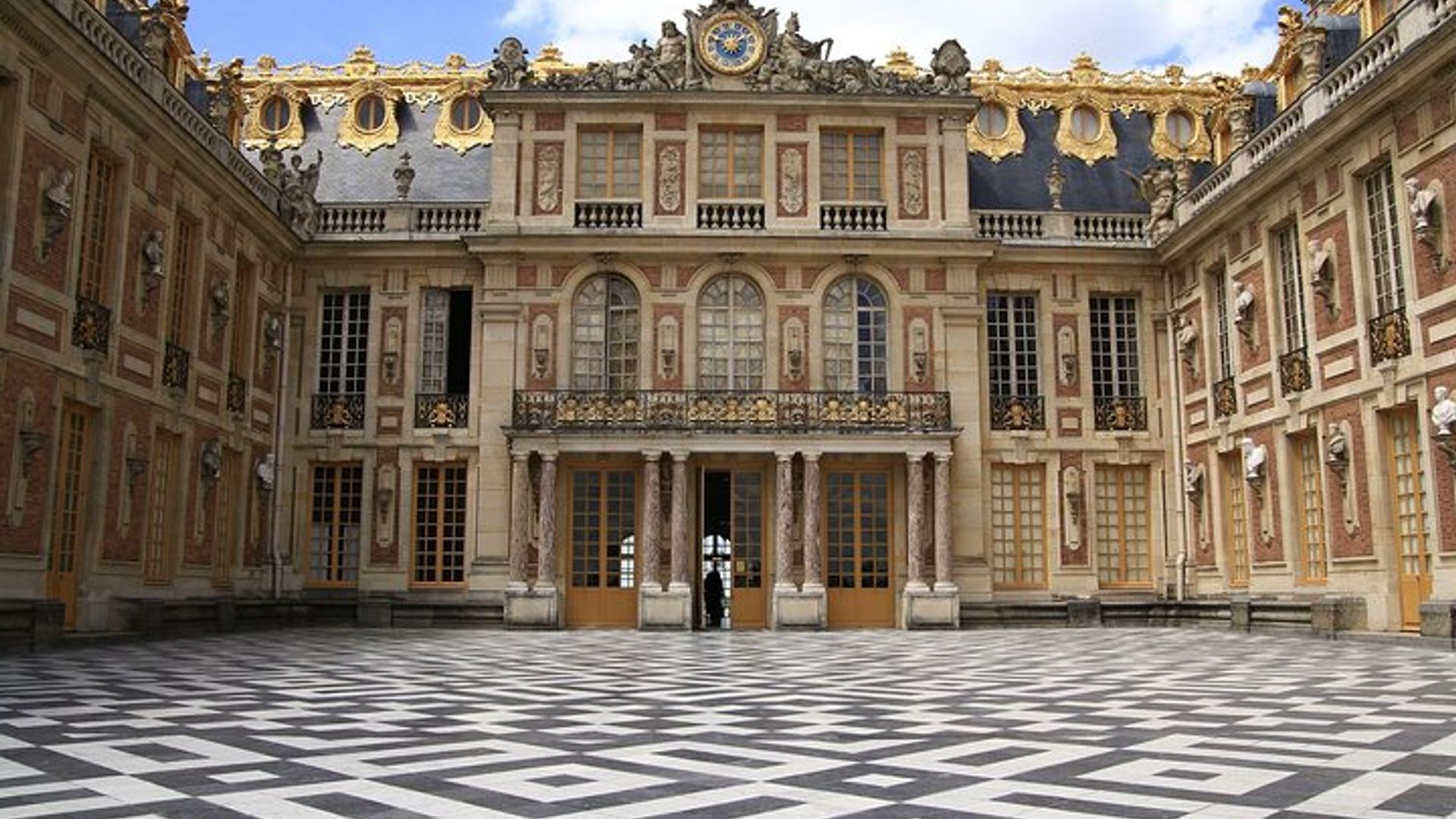 Giverny, Versailles, Trianon Private Day Trip From Paris