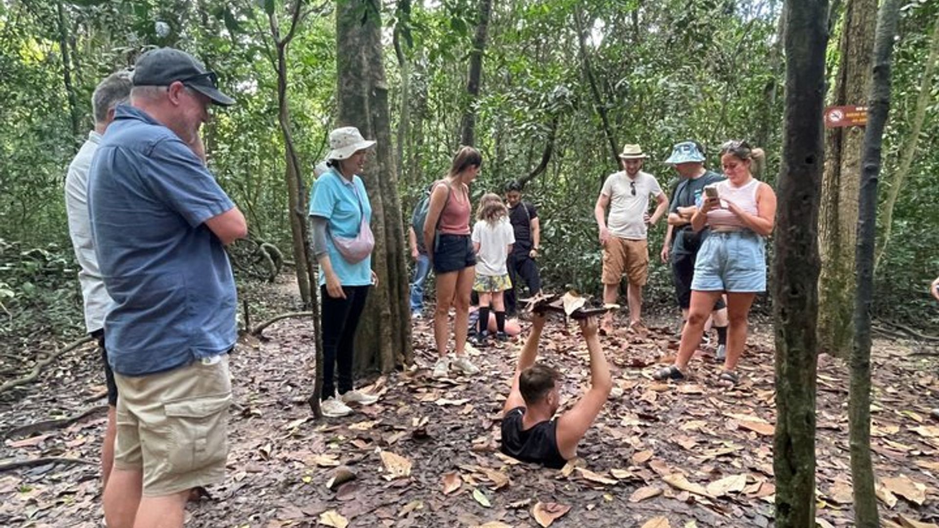 Recorrido para grupos pequeños por el túnel Cu Chi Ben Duoc y el mercado local