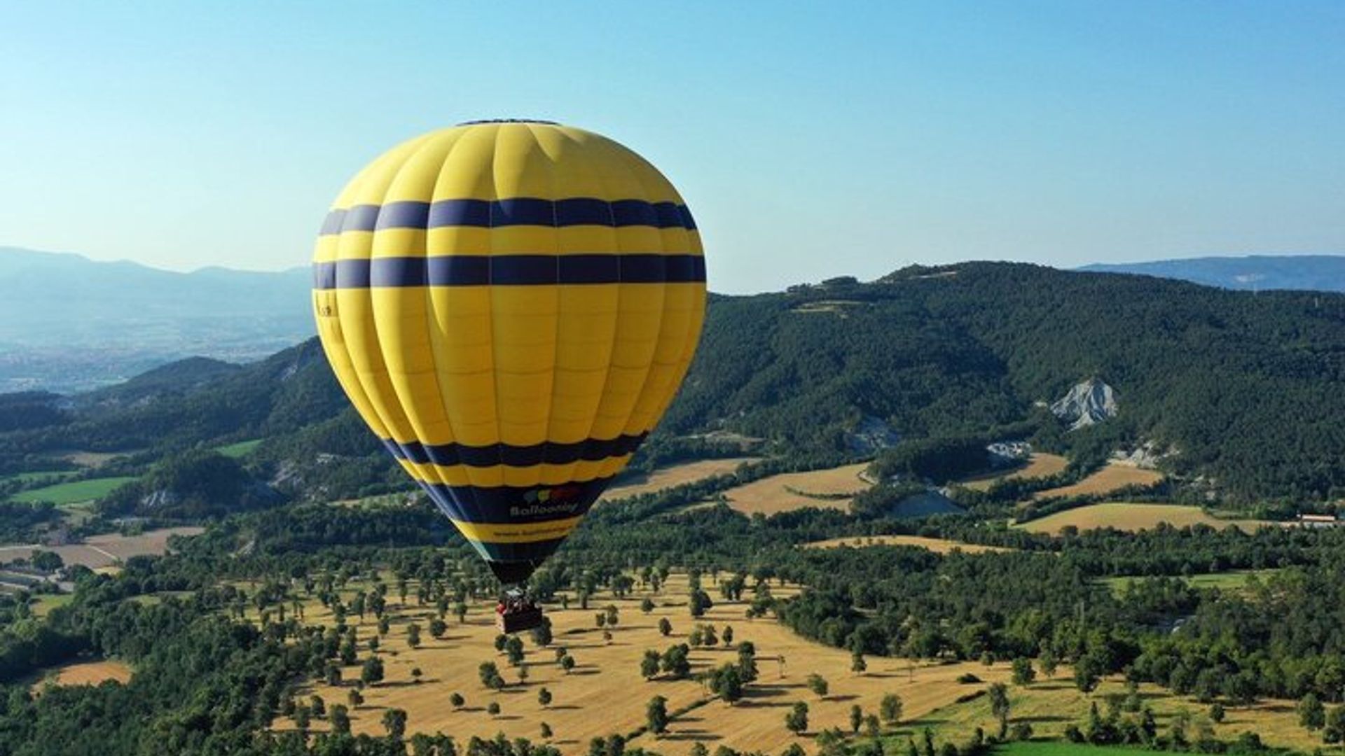 Barcelona to Catalonia Hot-Air Balloon Flight Including Brunch