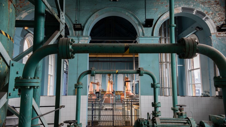 Dublin: Giants Causeway and Titanic Distillers with a Whiskey tasting