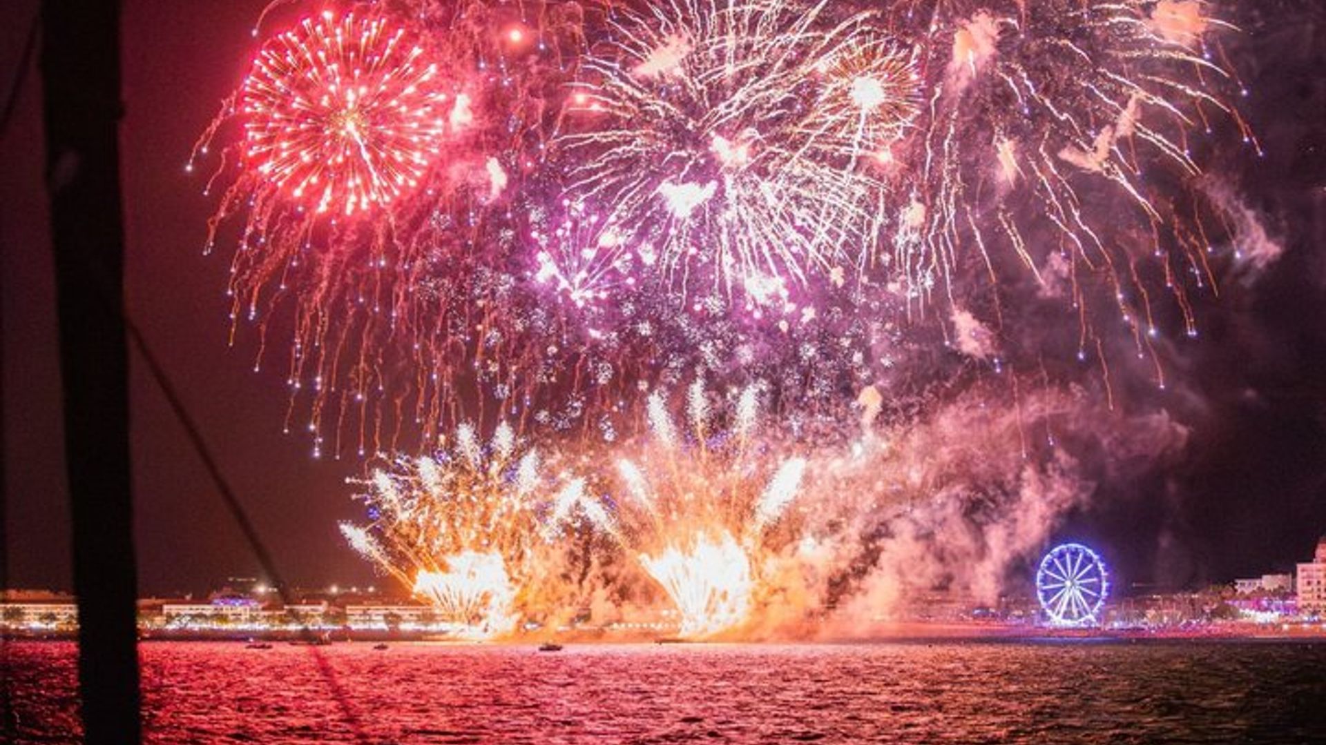 Saint-Raphaël, Fuegos artificiales en el mar